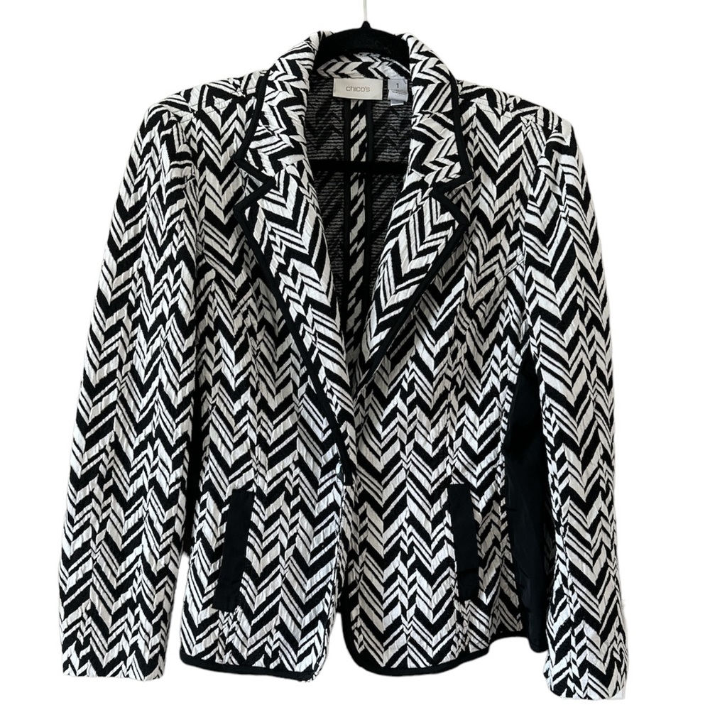 Chico’s Textured Pattern Blazer - Picture 2 of 10